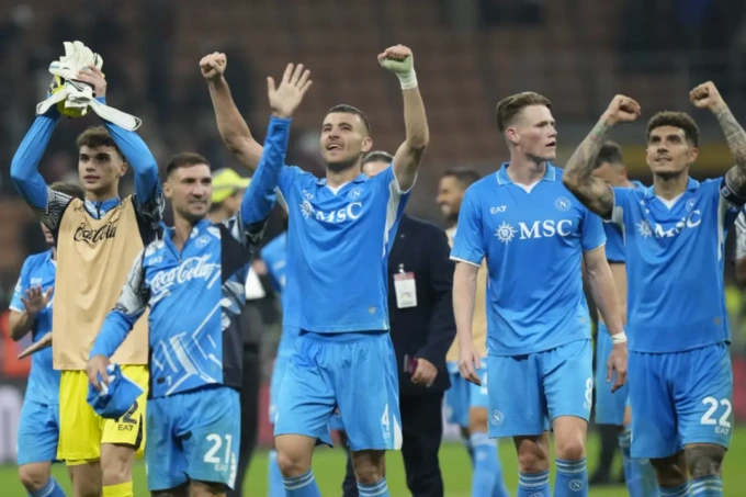 Napoli, Buongiorno alza la testa: “Inter? Per lo scudetto è ancora lunga”