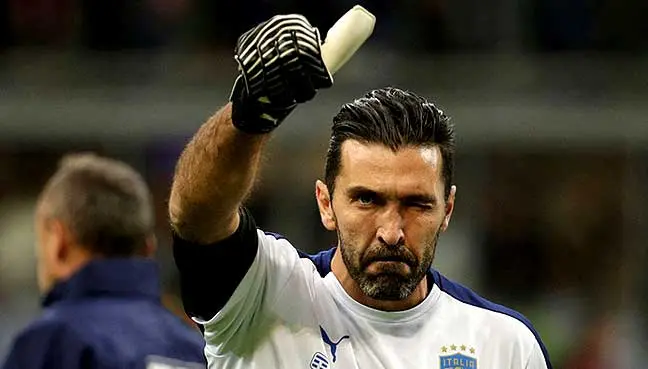 Buffon esalta Conte: “Napoli da scudetto grazie a lui”