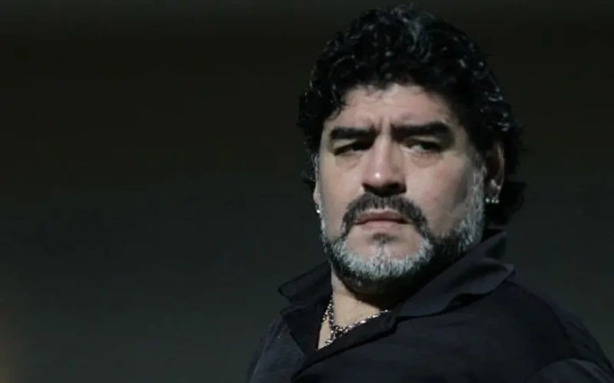 Morte di Maradona, sospeso il processo sulla sua morte