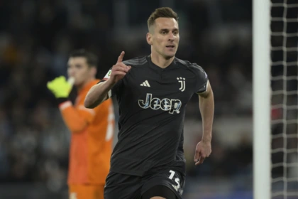 Juve, Milik rinnova per un altro anno: firma fino al 2027