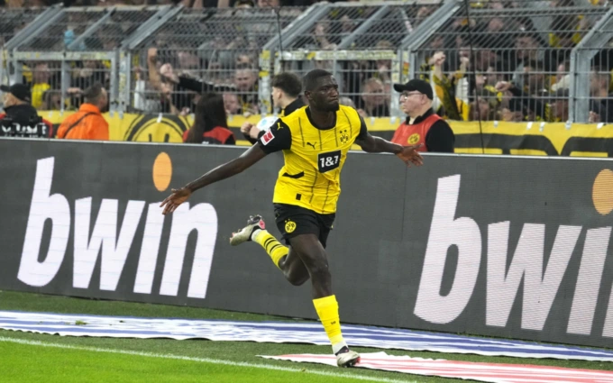 Festival del gol tra Mamelodi e Borussia: vincono i tedeschi 4-3