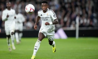 Vinicius fischiato. Roberto Carlos: “Qui bisogna sempre vincere”