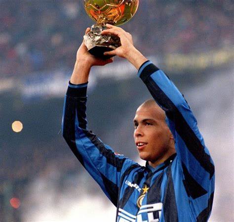 Ronaldo: “Inter, regalami la Champions League”