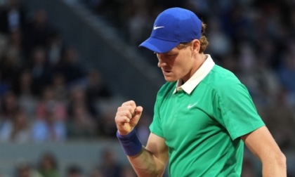 Sinner travolge Djokovic 3-0: è finale con Alcaraz