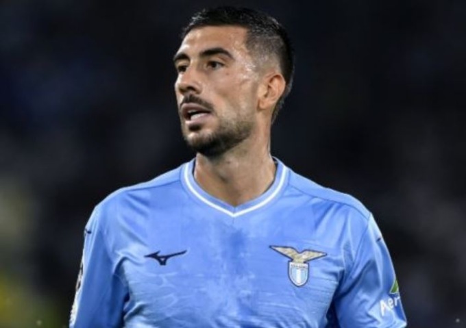 Il Milan cade all’Olimpico: la Lazio vince 1-0, Allegri eliminato