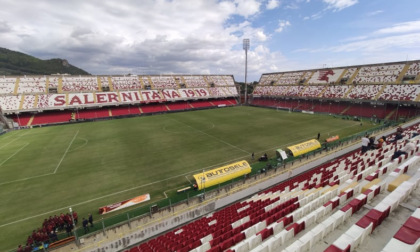 Salernitana, intossicazione alimentare in aereo: 21 in ospedale