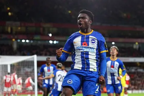 Fiorentina, caccia al vice Dodò: piace Lamptey