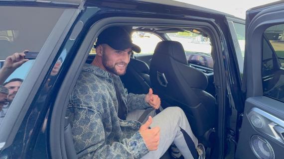 Rabiot sbarca a Milano: “Sono contento, forza Milan”