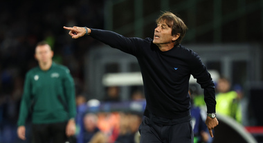 Il Napoli sfida il Cagliari, Conte si affida al maxi turnover