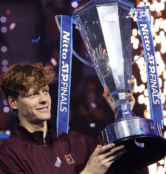Trionfo Sinner: Alcaraz battuto, le Finals sono sue