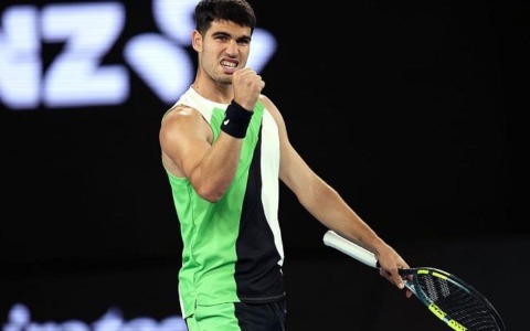Alcaraz infinito: batte Zverev dopo oltre cinque ore e va in finale