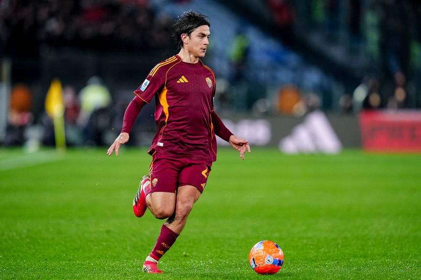 Roma, Dybala torna in gruppo: contro il Napoli ci sarà