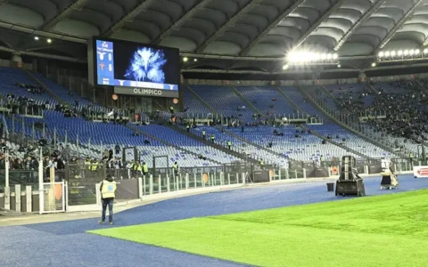 Lazio, i tifosi non cambiano idea: “Non basta una semifinale”