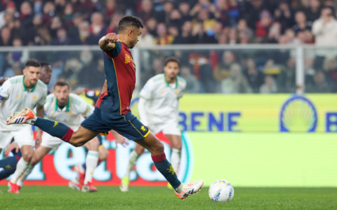 La Roma cade, il Genoa fa festa: De Rossi batte Gasp 2-1