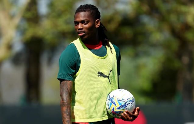 Il Milan fa gli auguri a Leao. Il portoghese: “Me ne andrò felice”