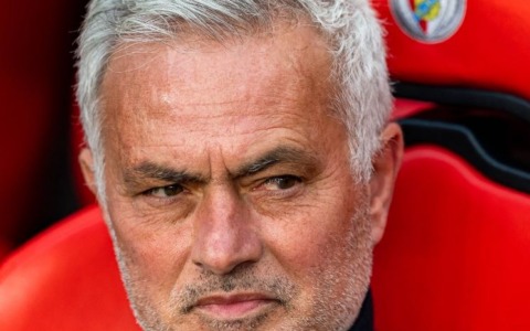 Mourinho, doppio sgarbo all’Inter: Dumfries e Nico Paz!