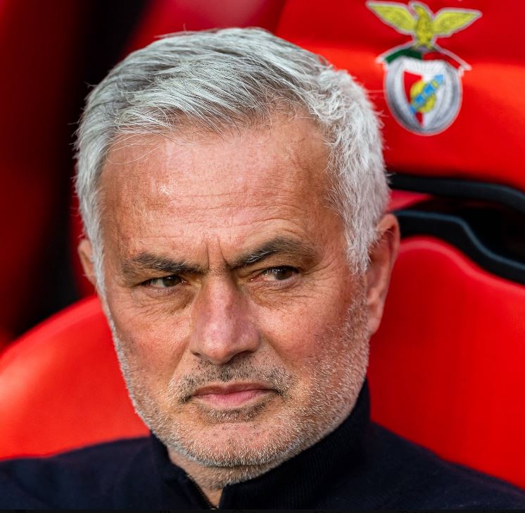 Mourinho, doppio sgarbo all’Inter: Dumfries e Nico Paz!