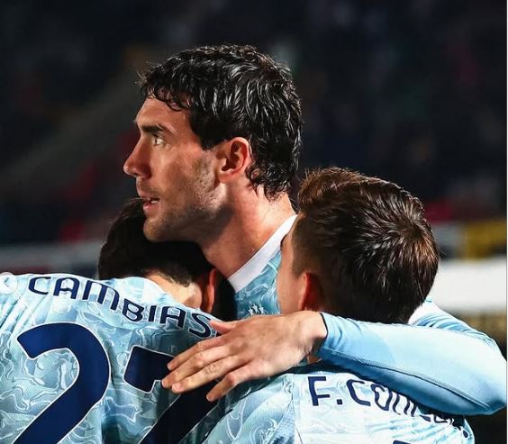 Vlahovic resta la priorità della Juve, per la porta spunta Oblak