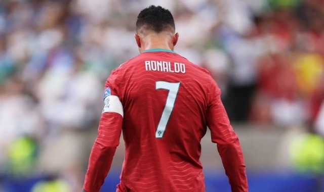 Cristiano Ronaldo cita Pelé e Maradona: frecciatina a Messi?