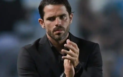 Gago, che paura: principio di infarto in conferenza stampa