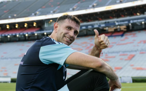 Juventus, si scalda la candidatura del Dibu Martinez
