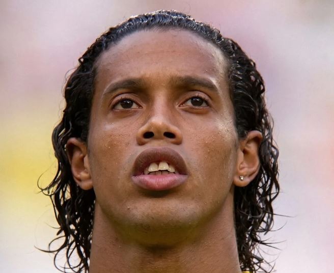 Clamoroso: Ronaldinho a 46 anni va a giocare con il Ravenna in Serie C!