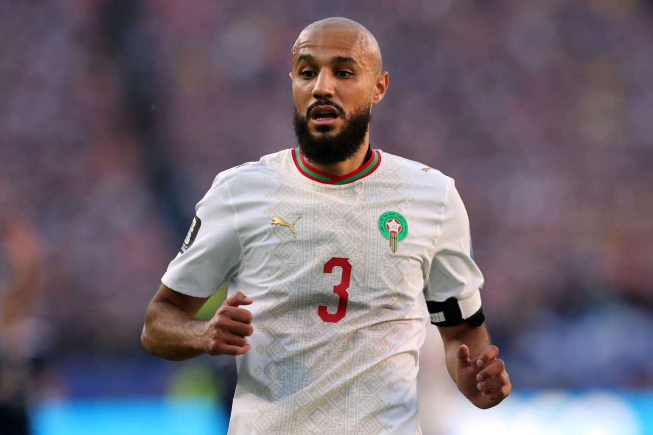Amorim vuole Mazraoui, ma prima serve l’addio di Estupiñan