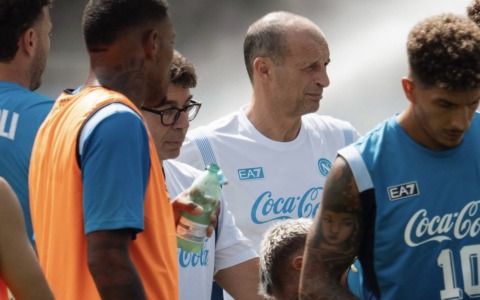 Napoli, esordio amaro per Allegri: sconfitta 3-1 contro l’Arezzo