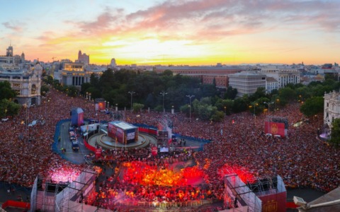 La Spagna abbraccia i campioni del mondo: che festa a Madrid!