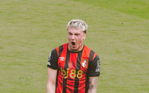 Colpo Fiorentina: dal Bournemouth arriva l’ex Milan Jimenez