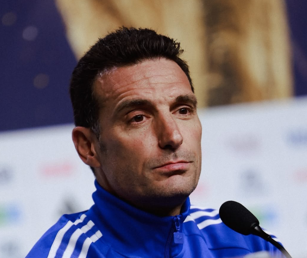 Argentina, Scaloni: “Messi? Bisogna goderselo, è leggenda”