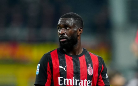 La Juventus punta Tomori per blindare la difesa