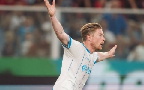Il Napoli soffre ma vince, rabbia Genoa