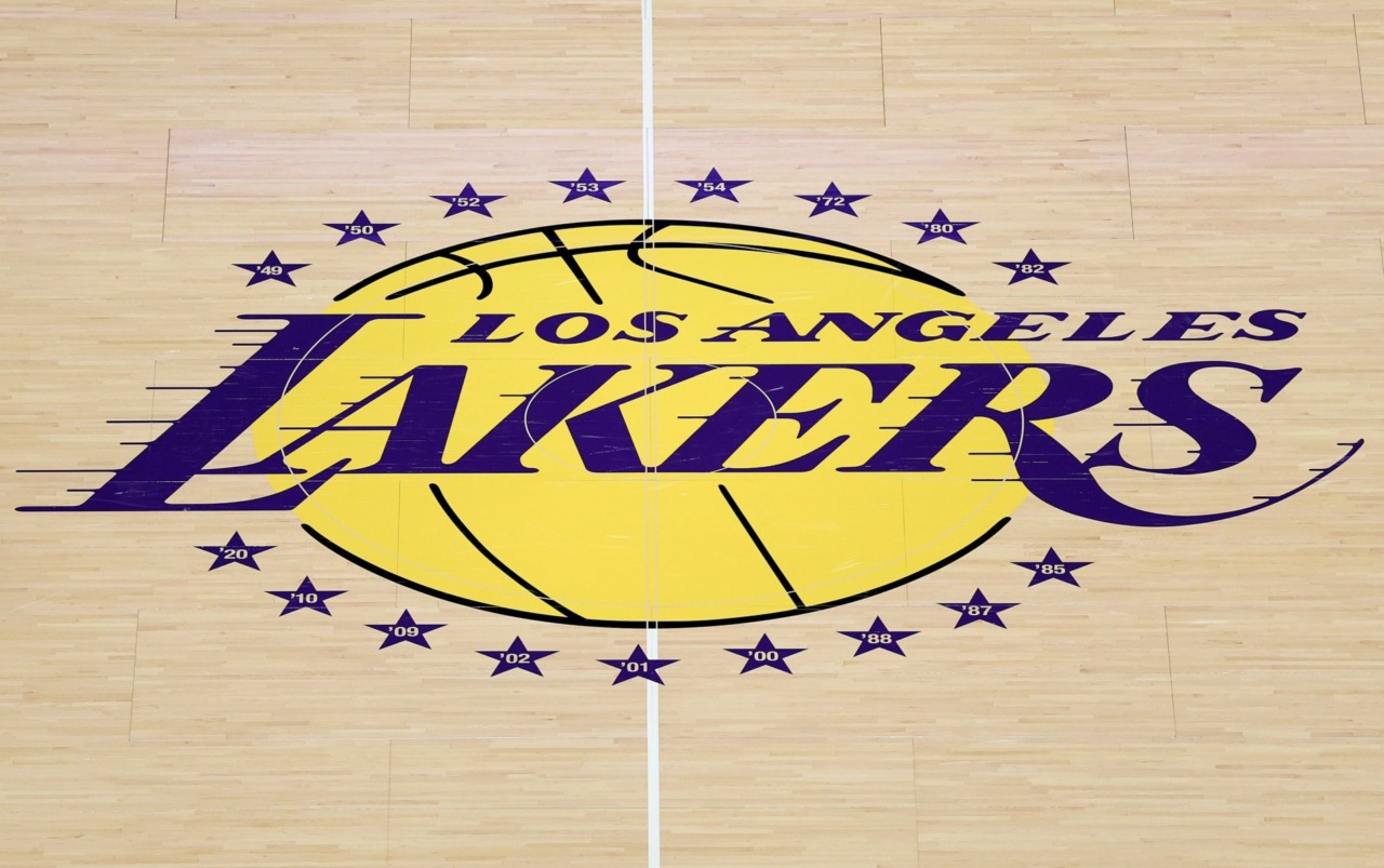 Lakers, cessione da record: accordo da 12,5 miliardi di dollari