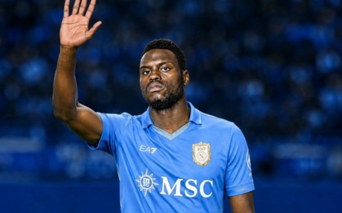 Napoli, Badiashile ha firmato: contratto fino al 2031
