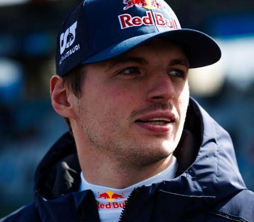 Verstappen rinnova con la Red Bull fino al 2030