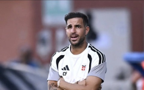 Como, la difesa non è più un muro: Fabregas cerca nuovi equilibri